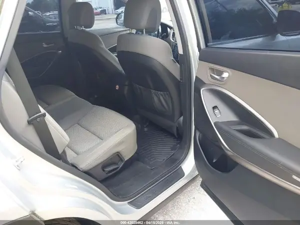 KM8SM4HF3HU186890 2017 HYUNDAI SANTA FE - Image 8