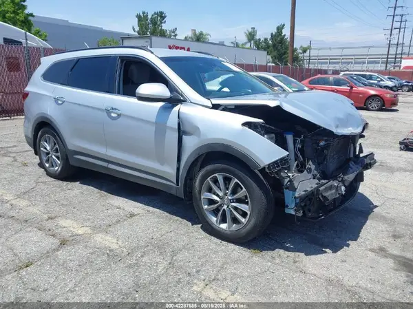 KM8SM4HF3JU268768 2018 HYUNDAI SANTA FE - Image 1