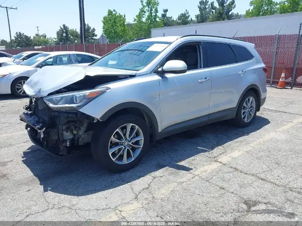 KM8SM4HF3JU268768 2018 HYUNDAI SANTA FE - Image 2