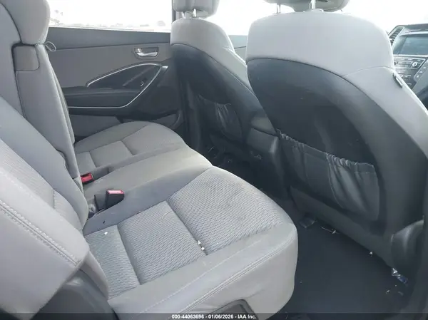 KM8SM4HF5HU224085 2017 HYUNDAI SANTA FE - Image 8