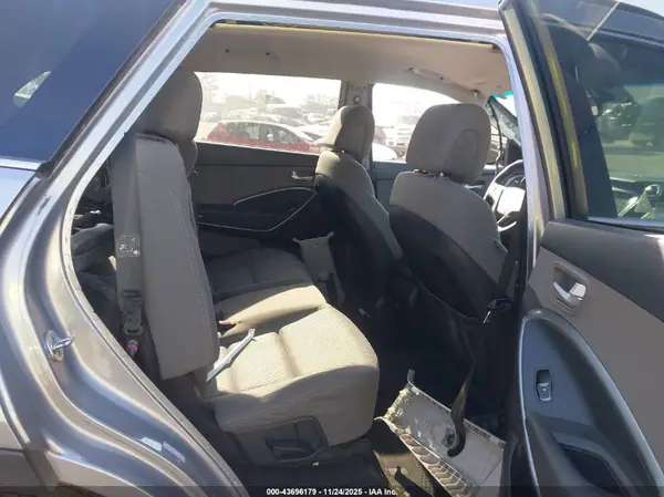 KM8SM4HF5HU233871 2017 HYUNDAI SANTA FE - Image 8