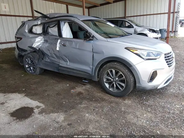 KM8SM4HF6HU183515 2017 HYUNDAI SANTA FE - Image 1