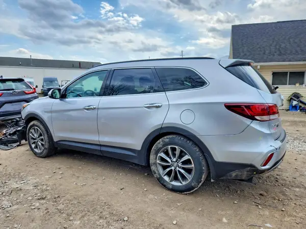 KM8SM4HF6KU303658 2019 HYUNDAI SANTA FE - Image 2