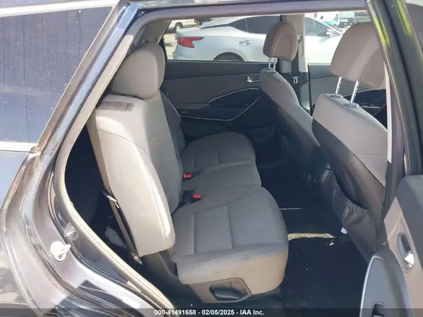 KM8SM4HF6KU303661 2019 HYUNDAI SANTA FE - Image 8