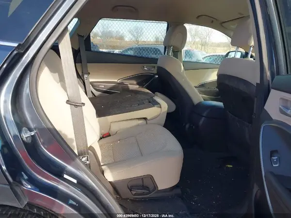 KM8SM4HF7GU162879 2016 HYUNDAI SANTA FE - Image 8