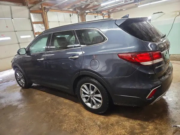 KM8SM4HF7HU238215 2017 HYUNDAI SANTA FE - Image 2