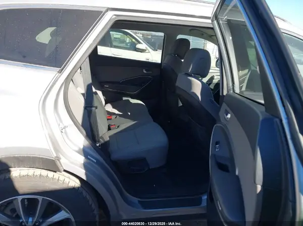KM8SM4HF7JU270605 2018 HYUNDAI SANTA FE - Image 8