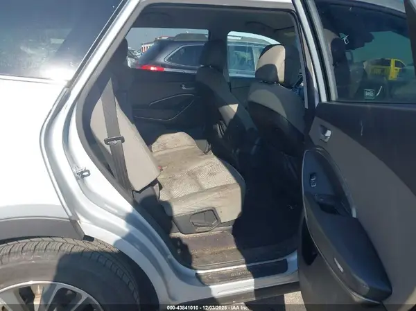 KM8SM4HF8HU213212 2017 HYUNDAI SANTA FE - Image 8