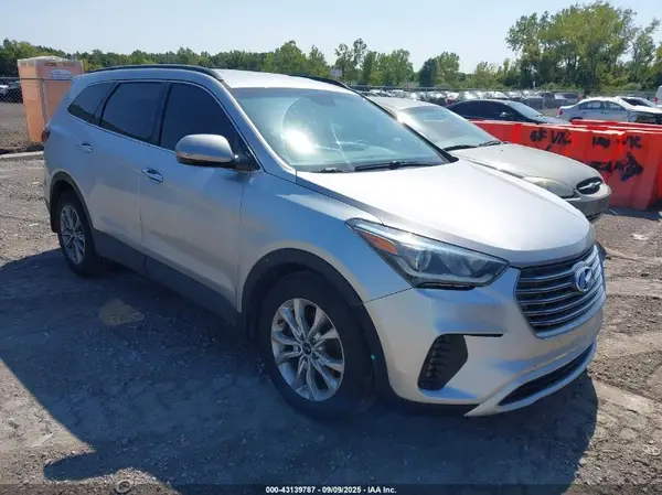 KM8SM4HF8JU270600 2018 HYUNDAI SANTA FE - Image 1