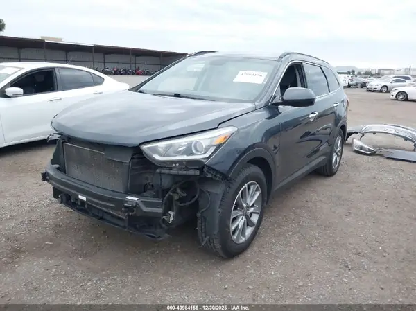 KM8SM4HF8JU275828 2018 HYUNDAI SANTA FE - Image 2