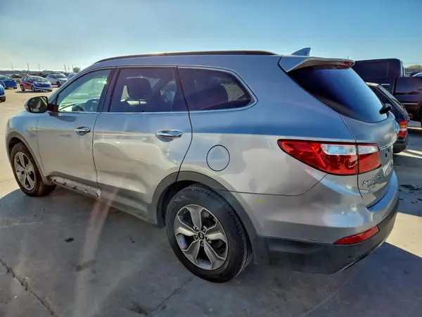 KM8SM4HF9GU158882 2016 HYUNDAI SANTA FE - Image 2