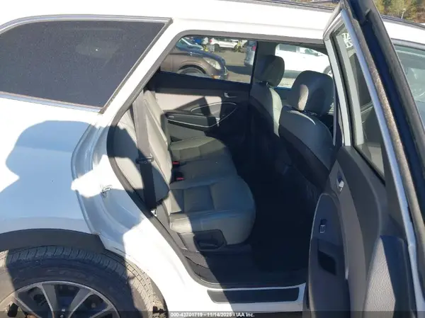 KM8SM4HF9HU183623 2017 HYUNDAI SANTA FE - Image 8