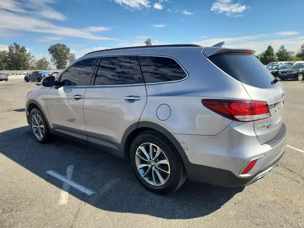 KM8SM4HF9KU303752 2019 HYUNDAI SANTA FE - Image 2