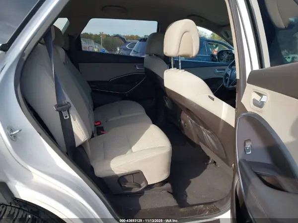 KM8SM4HFXHU203698 2017 HYUNDAI SANTA FE - Image 8