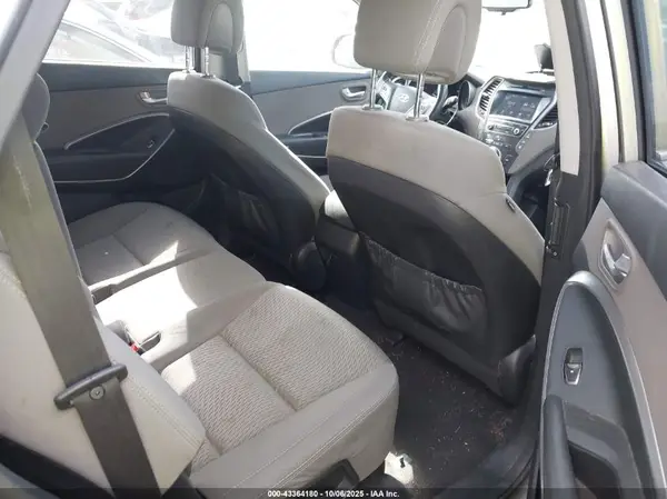 KM8SMDHF0HU209803 2017 HYUNDAI SANTA FE - Image 8