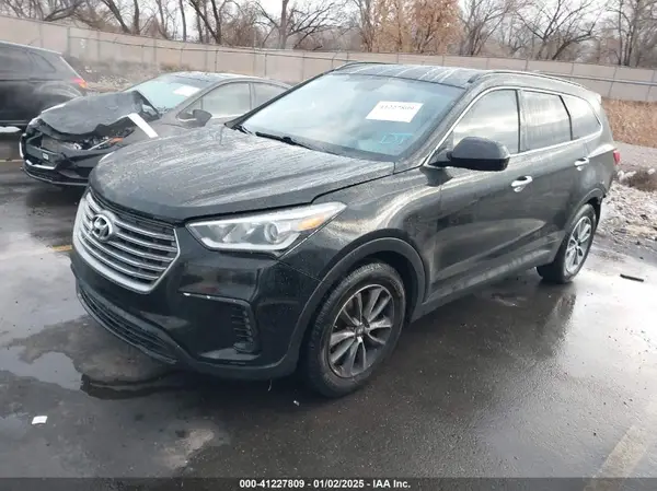 KM8SMDHF0HU215701 2017 HYUNDAI SANTA FE - Image 2