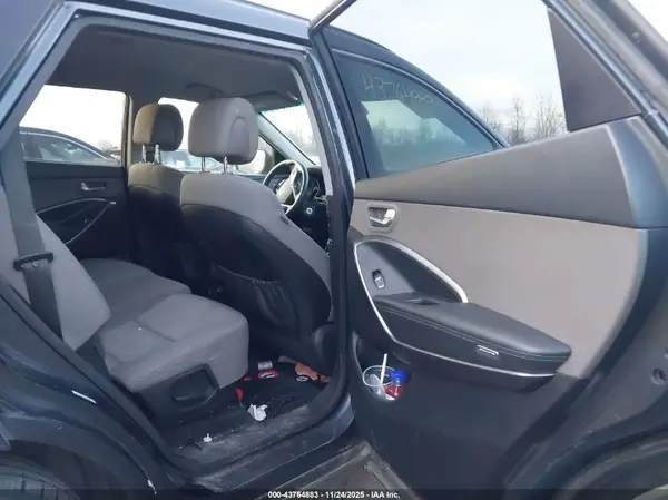 KM8SMDHF0KU305812 2019 HYUNDAI SANTA FE - Image 8