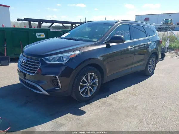 KM8SMDHF1HU172079 2017 HYUNDAI SANTA FE - Image 2
