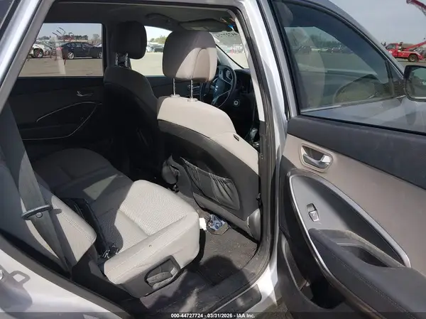 KM8SMDHF1HU176066 2017 HYUNDAI SANTA FE - Image 8