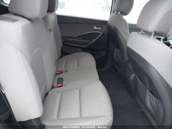 KM8SMDHF1HU184958 2017 HYUNDAI SANTA FE - Image 8