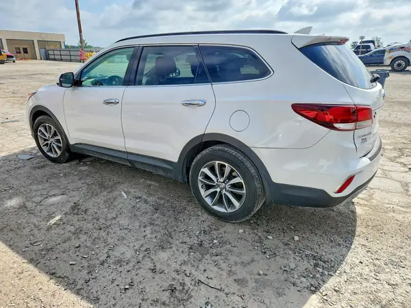 KM8SMDHF1HU206067 2017 HYUNDAI SANTA FE - Image 2