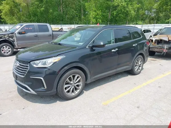 KM8SMDHF1HU213391 2017 HYUNDAI SANTA FE - Image 2