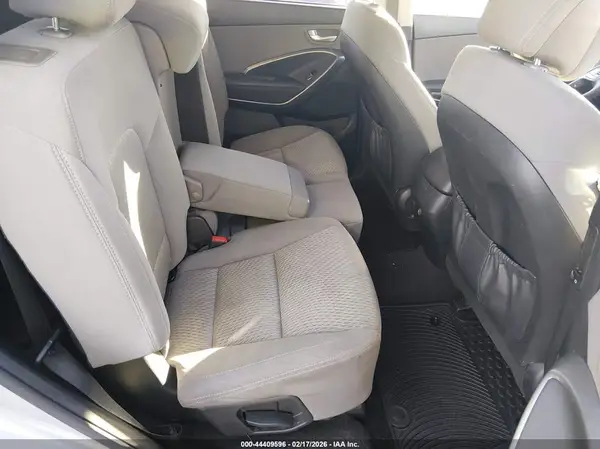 KM8SMDHF1HU237593 2017 HYUNDAI SANTA FE - Image 8