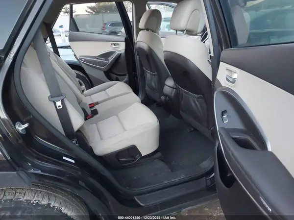 KM8SMDHF2HU165724 2017 HYUNDAI SANTA FE - Image 8