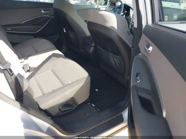 KM8SMDHF2HU174049 2017 HYUNDAI SANTA FE - Image 8