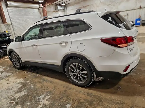 KM8SMDHF2HU218471 2017 HYUNDAI SANTA FE - Image 2