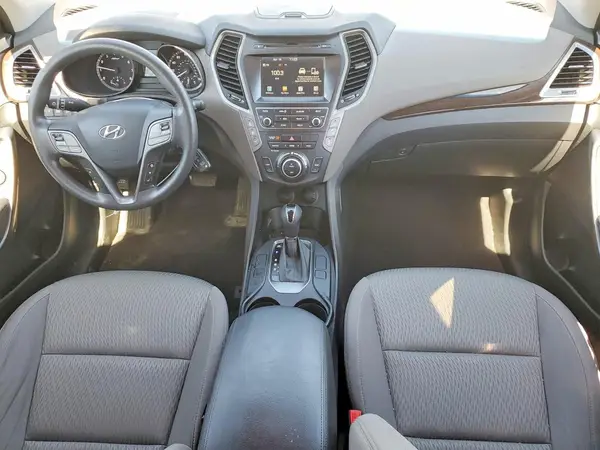 KM8SMDHF2HU234329 2017 HYUNDAI SANTA FE - Image 8
