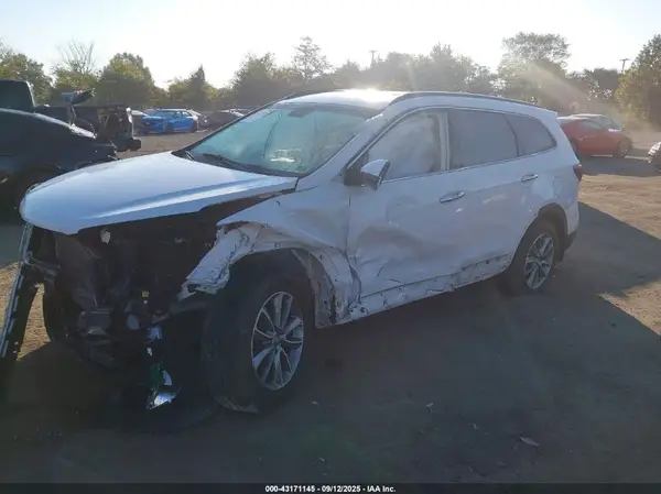 KM8SMDHF2KGU30180 2019 HYUNDAI SANTA FE - Image 2