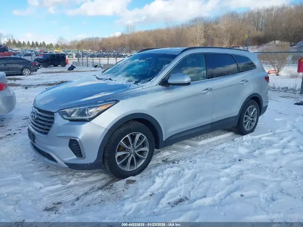KM8SMDHF3HU169717 2017 HYUNDAI SANTA FE - Image 2