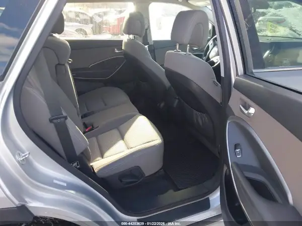 KM8SMDHF3HU169717 2017 HYUNDAI SANTA FE - Image 8