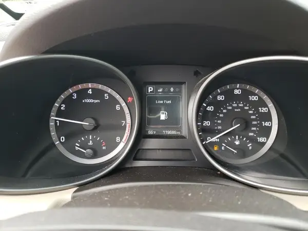 KM8SMDHF3HU191958 2017 HYUNDAI SANTA FE - Image 8