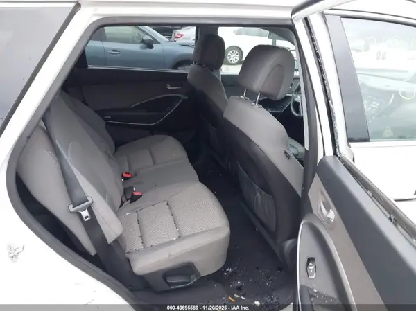KM8SMDHF3HU199090 2017 HYUNDAI SANTA FE - Image 8