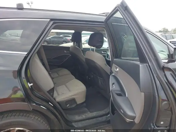 KM8SMDHF3HU223503 2017 HYUNDAI SANTA FE - Image 8