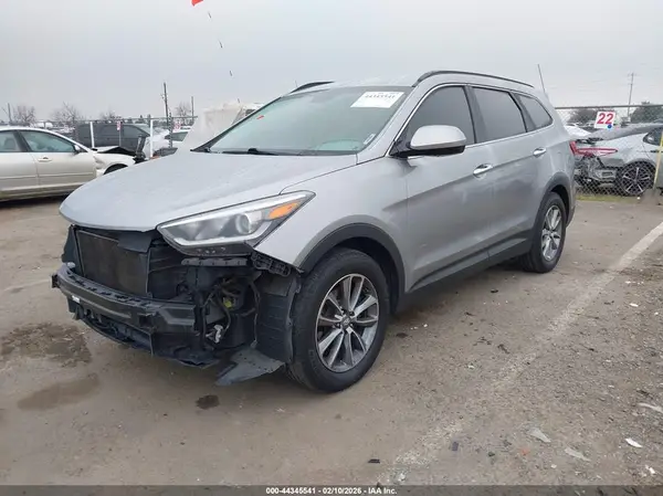 KM8SMDHF3HU231682 2017 HYUNDAI SANTA FE - Image 2