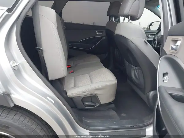 KM8SMDHF3HU231682 2017 HYUNDAI SANTA FE - Image 8