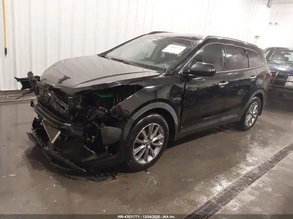 KM8SMDHF3HU255920 2017 HYUNDAI SANTA FE - Image 2