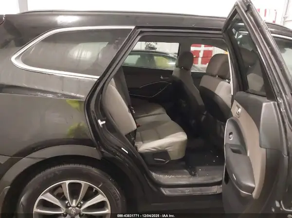 KM8SMDHF3HU255920 2017 HYUNDAI SANTA FE - Image 8