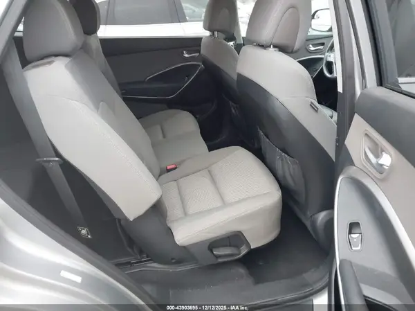 KM8SMDHF4HU182489 2017 HYUNDAI SANTA FE - Image 8