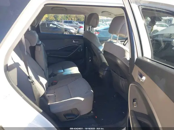 KM8SMDHF4HU209870 2017 HYUNDAI SANTA FE - Image 8