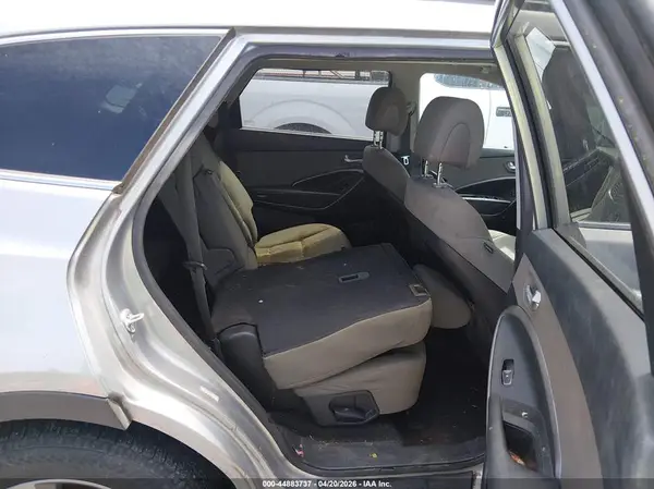 KM8SMDHF4HU215328 2017 HYUNDAI SANTA FE - Image 8