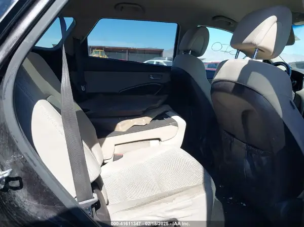 KM8SMDHF4HU217175 2017 HYUNDAI SANTA FE - Image 8