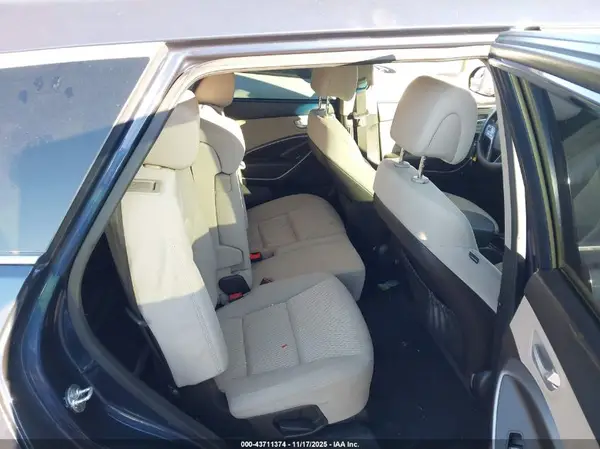 KM8SMDHF4HU227172 2017 HYUNDAI SANTA FE - Image 8