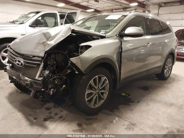 KM8SMDHF4JU271162 2018 HYUNDAI SANTA FE - Image 2