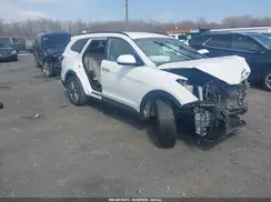 KM8SMDHF5HU165667 2017 HYUNDAI SANTA FE