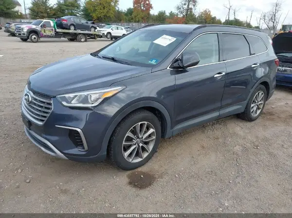KM8SMDHF5HU174837 2017 HYUNDAI SANTA FE - Image 2