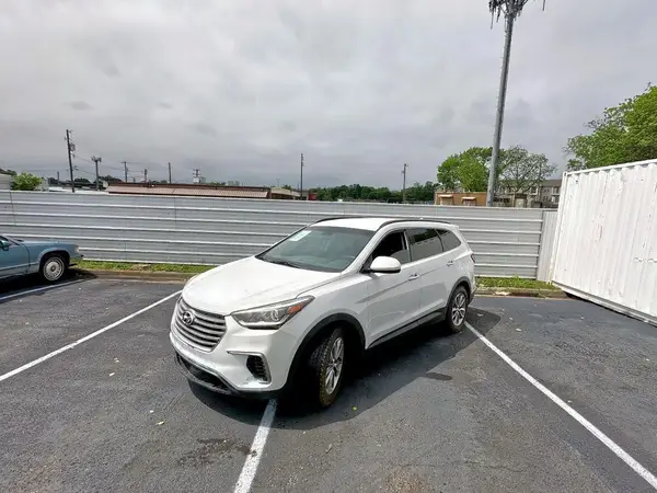 KM8SMDHF5HU175874 2017 HYUNDAI SANTA FE - Image 2